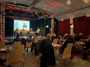 Blick vom Auditorium zum Podium