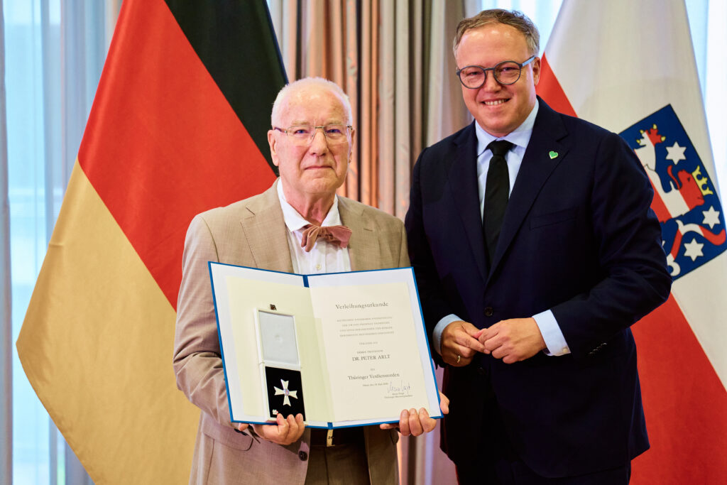 Verdienstorden des Landes Thüringen verliehen von Ministerpräsident Mario Voigt an Peter Arlt, MLS (Quelle Thüringer Staatskanzlei, Foto ©Thomas Abé)